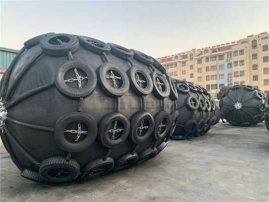낮은 유지보수 고 내구성을 가진 Pneumatic Marine Fenders 검은색