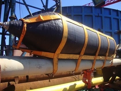 압력 0.05-0.25 MPA 해상 고무 에어백 두께 6mm-20mm 층 4-9 중량 건설 설계