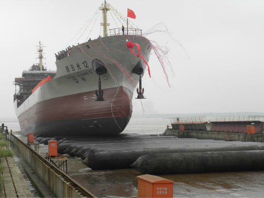 압력 0.05-0.25 MPA 해상 고무 에어백 두께 6mm-20mm 층 4-9 중량 건설 설계