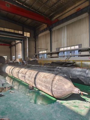 선박 발사용 에어백 1.0m-35m 길이 단일/두 팔 10-1000 톤 배 건설 산업용 무게 용량