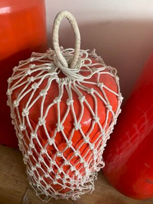 충돌 회피 및 향상된 충격 보호를 제공하도록 설계된 폴리우레탄 폼 및 고무 폼 충전 펜더