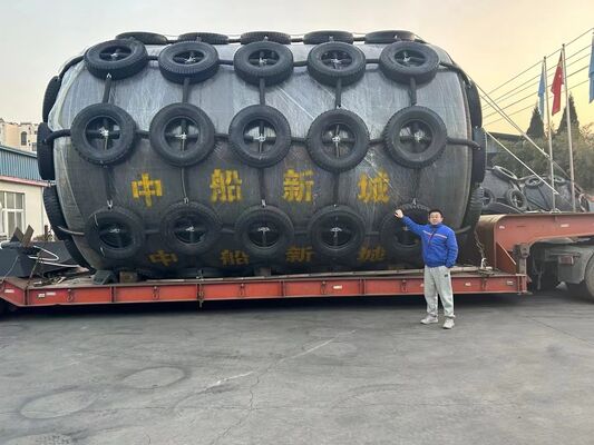 24개월 기간 폼 충전 펜더 D3.0m X L5.0m 변형 60% 내구성이 뛰어난 해양 부두 보호 솔루션